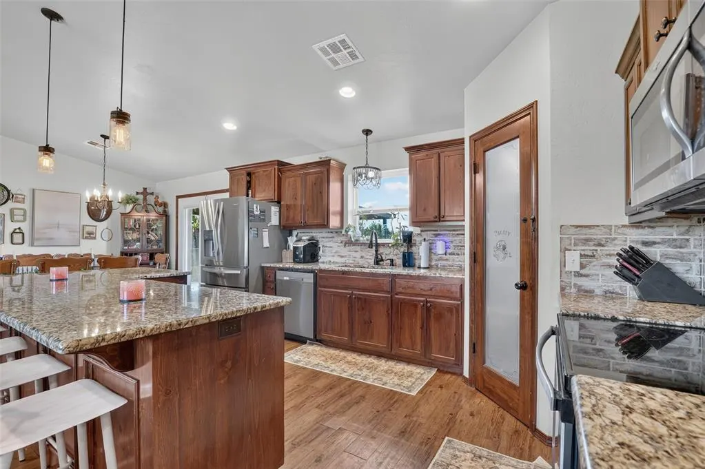 Photo 14 — 208 Moran Road, McLoud, OK 74851