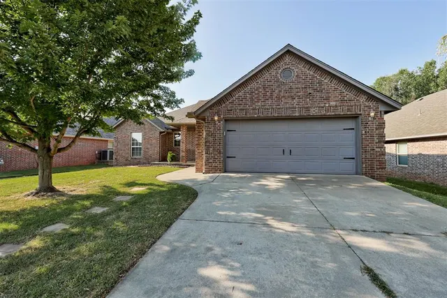 Photo 4 — 1716 Kamber Terrace, Edmond, OK 73003