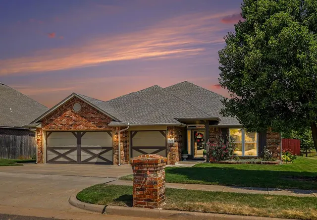 Photo 3 — 11305 NW 105th Street, Yukon, OK 73099
