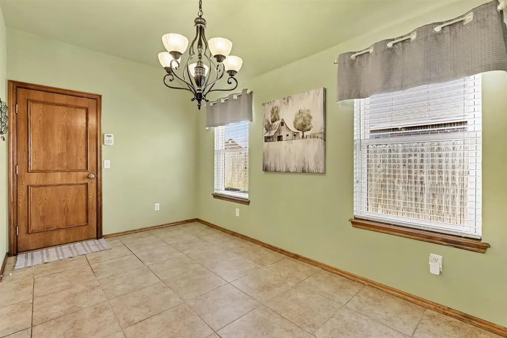 Photo 15 — 11305 NW 105th Street, Yukon, OK 73099