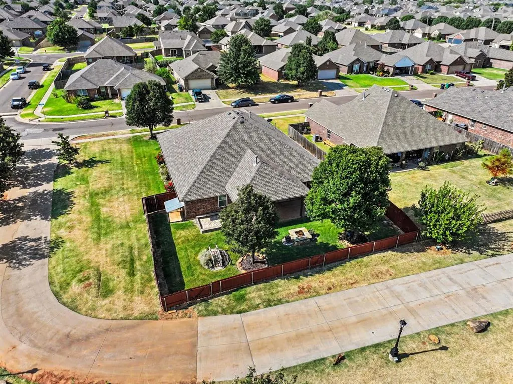 Photo 43 — 11305 NW 105th Street, Yukon, OK 73099