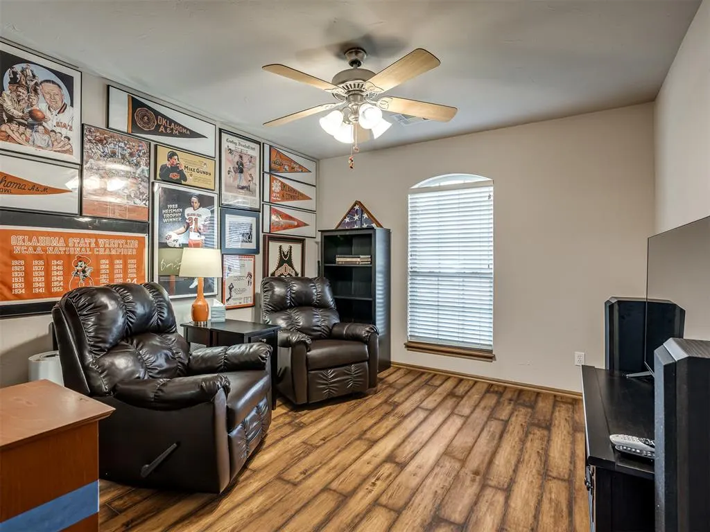 Photo 17 — 912 Regal Road, Yukon, OK 73099