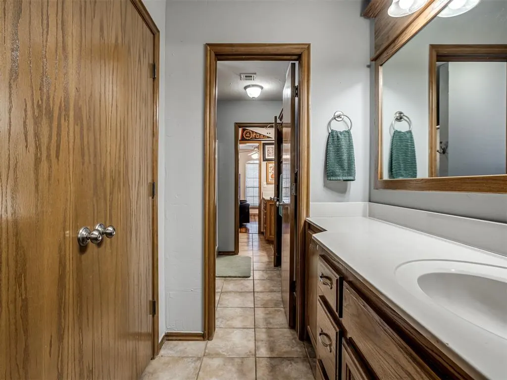 Photo 15 — 912 Regal Road, Yukon, OK 73099