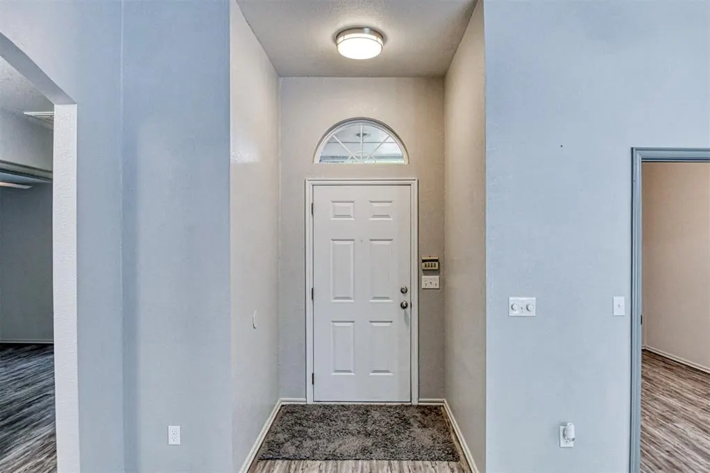 Photo 5 — 1200 Teakwood Drive, Norman, OK 73071