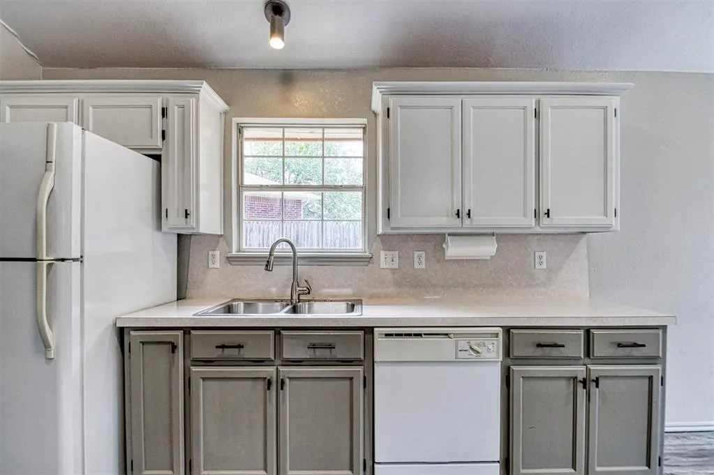 Photo 15 — 1200 Teakwood Drive, Norman, OK 73071