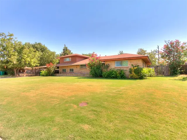 Photo 2 — 6508 S Country Club Drive, Oklahoma City, OK 73159