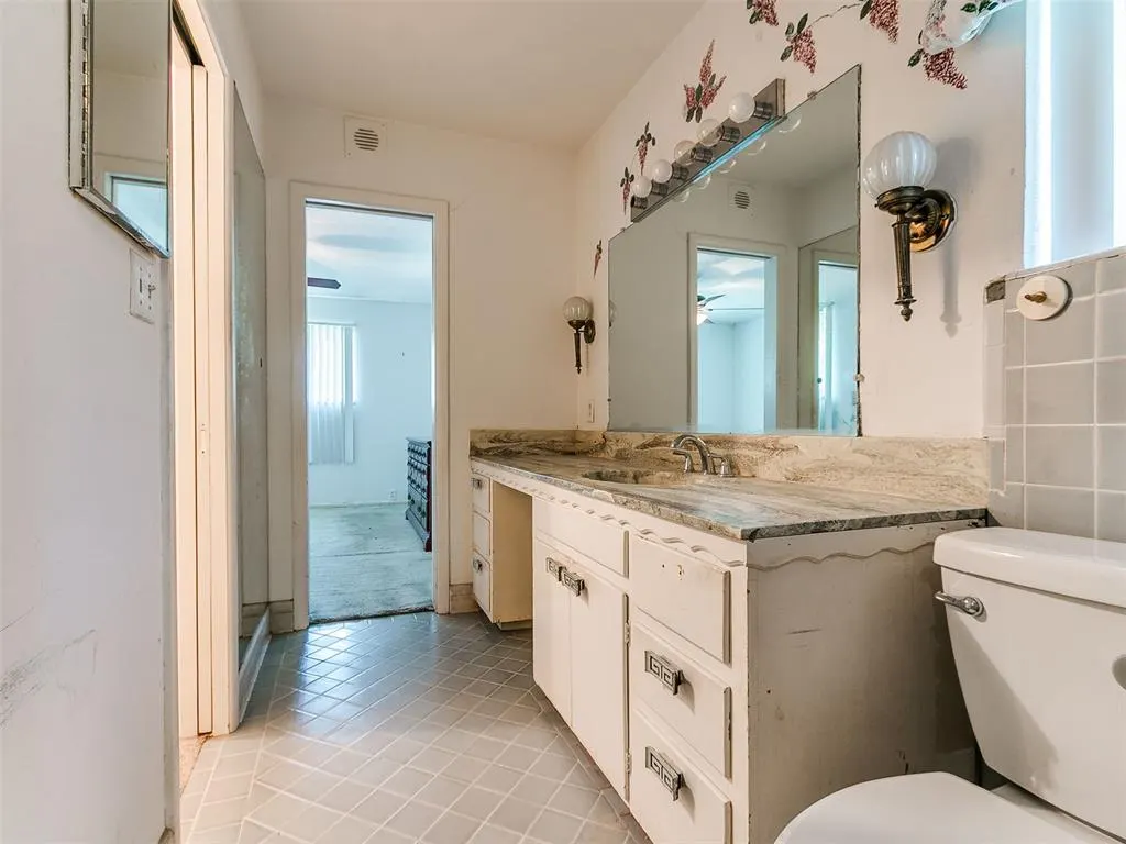 Photo 10 — 6508 S Country Club Drive, Oklahoma City, OK 73159