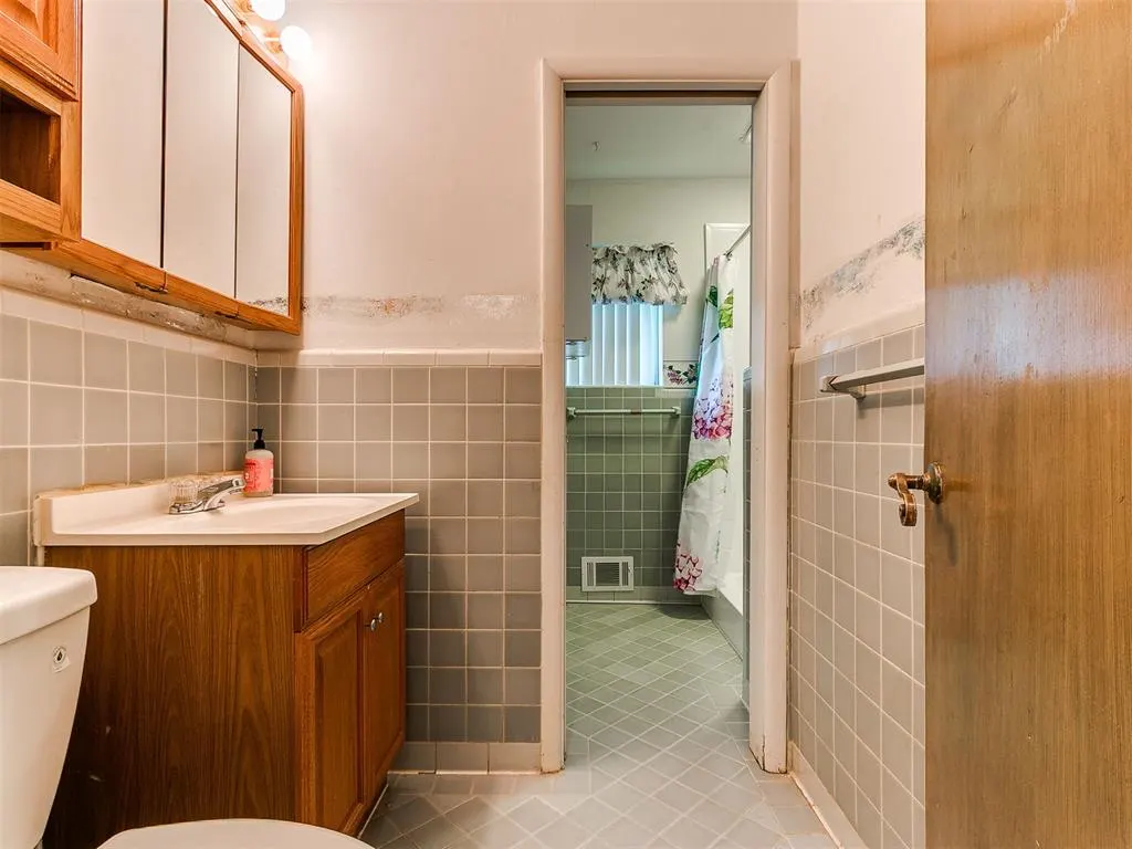 Photo 14 — 6508 S Country Club Drive, Oklahoma City, OK 73159