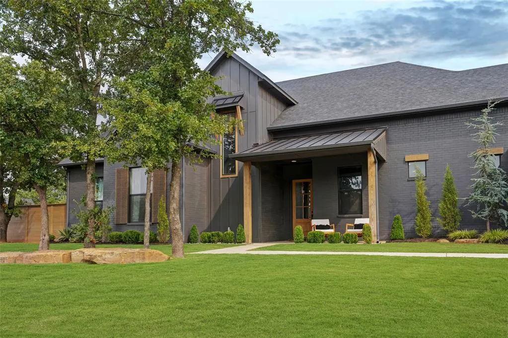 Front exterior — 391 Old Creek, Edmond, OK 73034