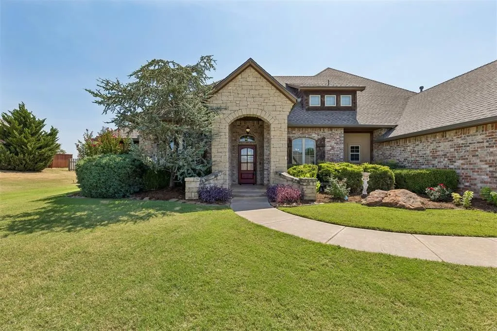 Photo 4 — 22982 Crossfield Court, Edmond, OK 73025
