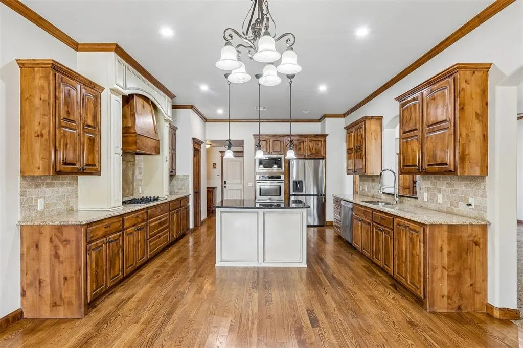 Photo 11 — 22982 Crossfield Court, Edmond, OK 73025