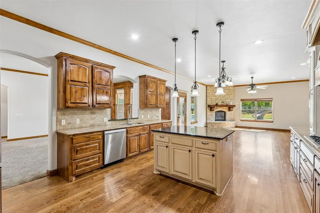 Photo 14 — 22982 Crossfield Court, Edmond, OK 73025