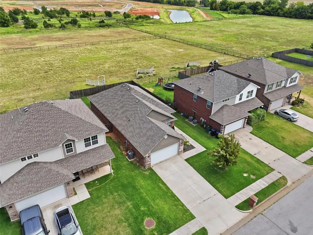 Photo 6 — 7220 Meadow Lake Drive, Yukon, OK 73099