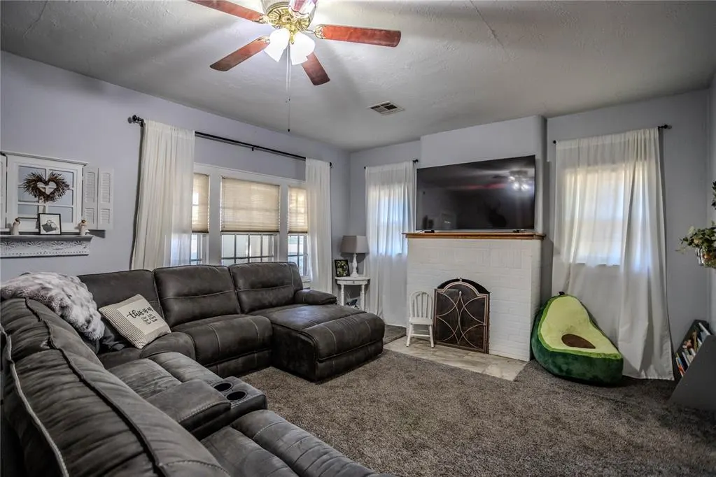 Photo 5 — 524 N 5th Street, Weatherford, OK 73096