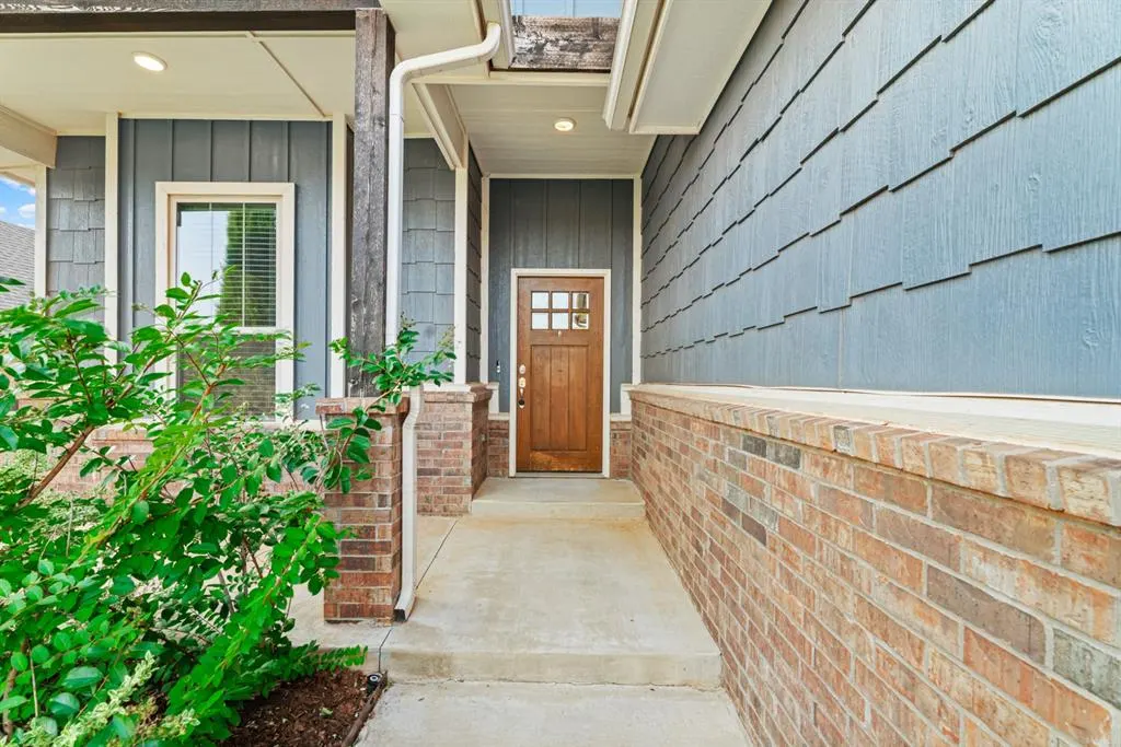 Photo 2 — 3109 Hunter Crest Drive, Edmond, OK 73034