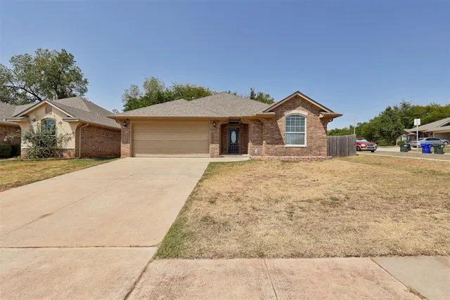 Photo 2 — 1633 Rangeline Road, Norman, OK 73071