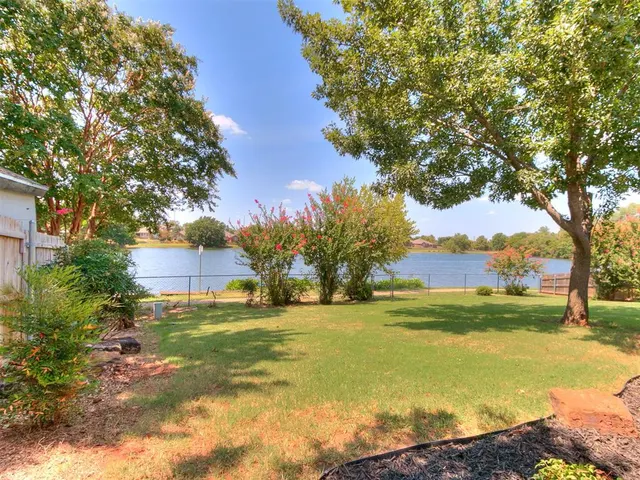 Photo 4 — 328 Waterfront Drive, Norman, OK 73071