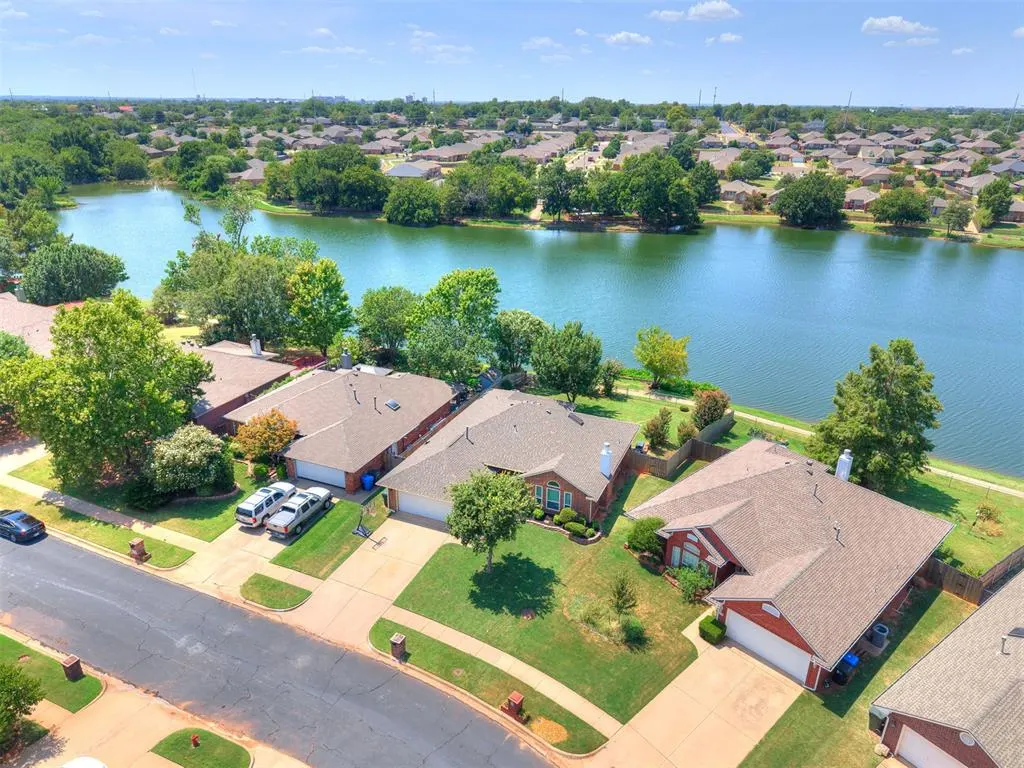 Front exterior — 328 Waterfront Drive, Norman, OK 73071