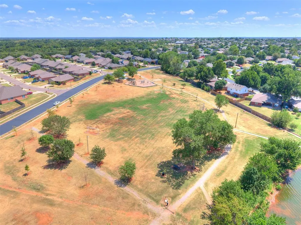 Photo 7 — 328 Waterfront Drive, Norman, OK 73071