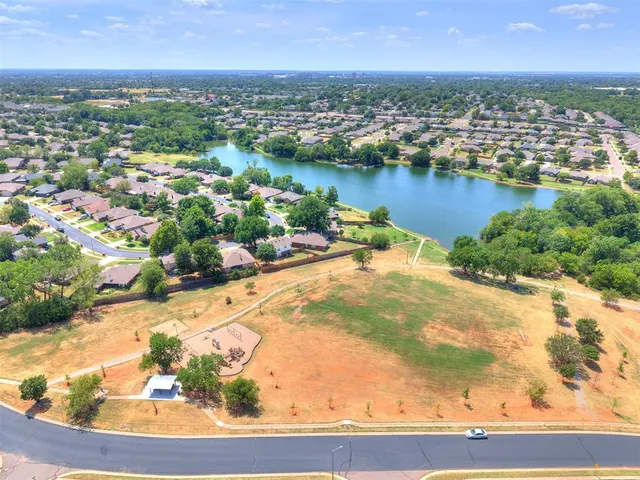 Photo 8 — 328 Waterfront Drive, Norman, OK 73071
