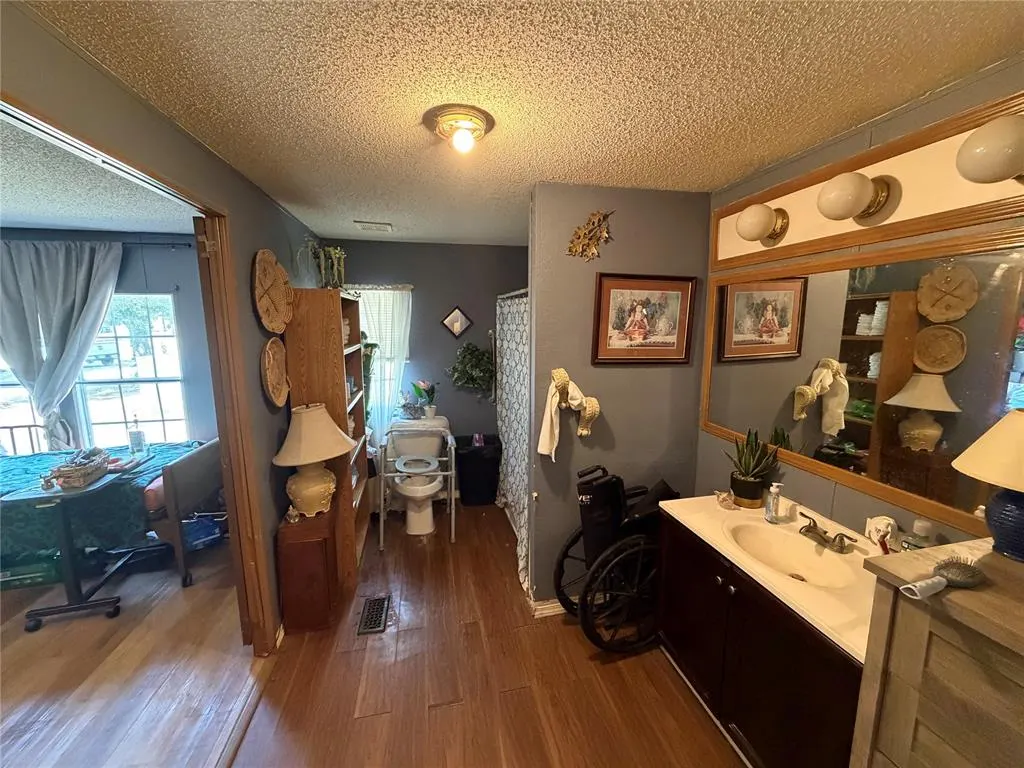 Photo 16 — 35223 E 131 Road, Maud, OK 74854