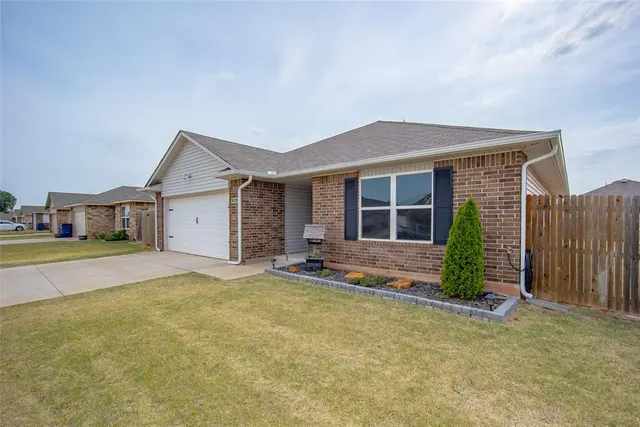 Photo 6 — 1020 S Blackjack Lane, Mustang, OK 73064