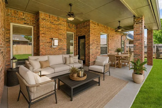 Photo 5 — 5613 St James Place, Oklahoma City, OK 73179