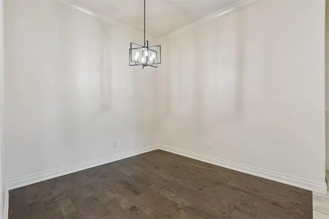 Photo 8 — 5613 St James Place, Oklahoma City, OK 73179