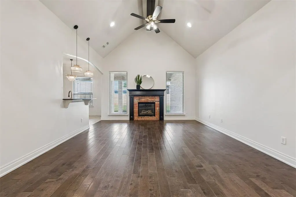 Photo 10 — 5613 St James Place, Oklahoma City, OK 73179