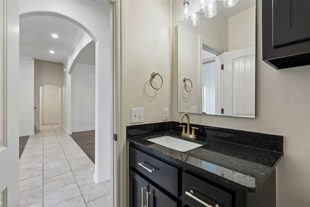Photo 33 — 5613 St James Place, Oklahoma City, OK 73179