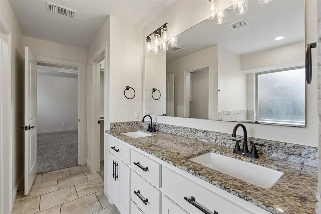Photo 37 — 5613 St James Place, Oklahoma City, OK 73179