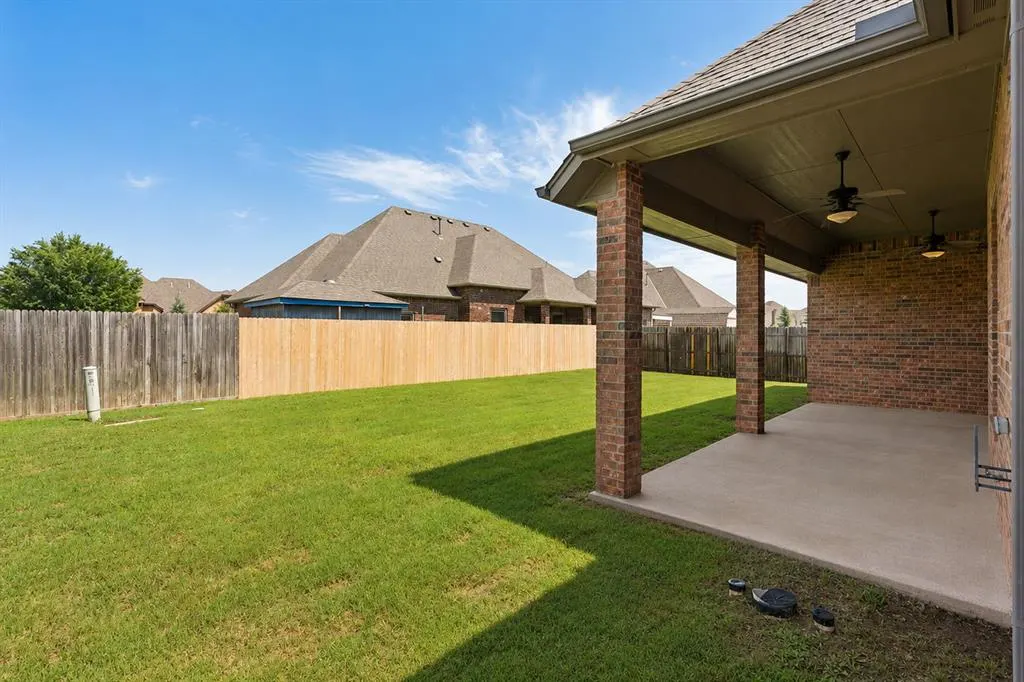 Photo 43 — 5613 St James Place, Oklahoma City, OK 73179
