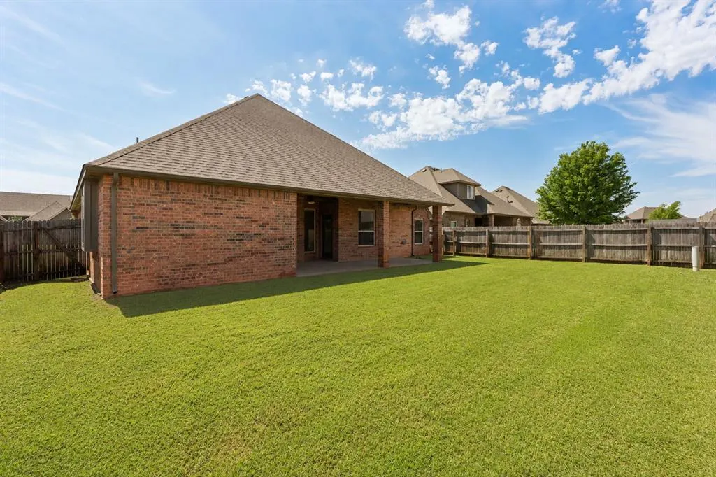 Photo 46 — 5613 St James Place, Oklahoma City, OK 73179