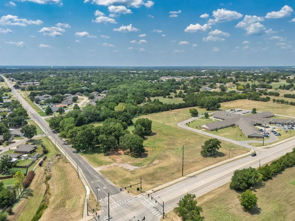 Photo 3 — 1601 N Bryan Avenue, Shawnee, OK 74804