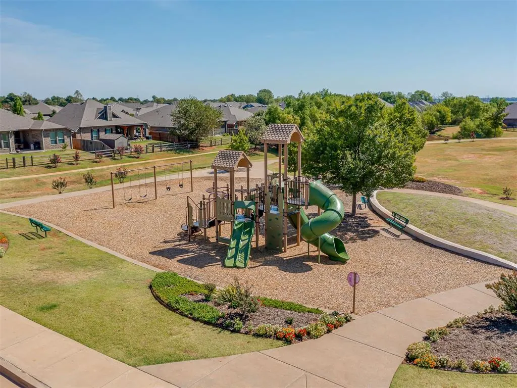 Photo 49 — 10505 NW 33rd Street, Yukon, OK 73099