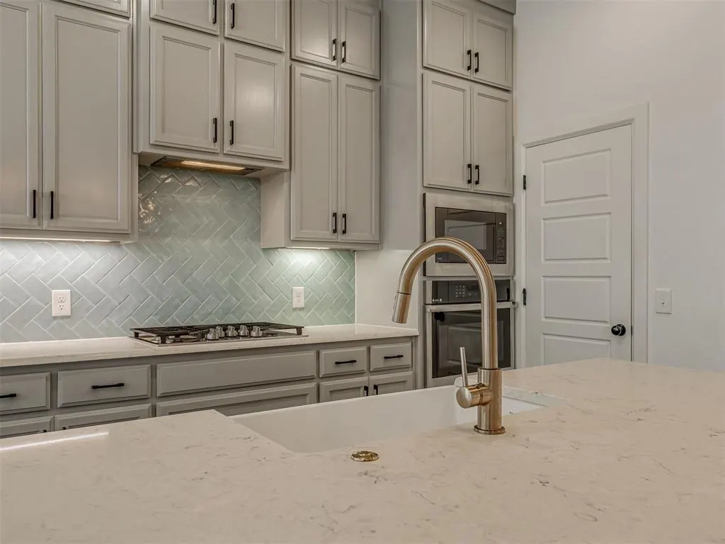 Photo 11 — 10505 NW 33rd Street, Yukon, OK 73099
