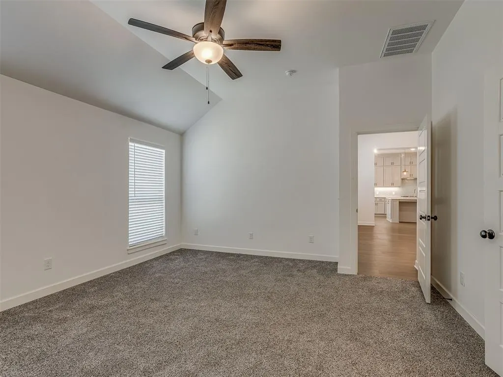 Photo 17 — 10505 NW 33rd Street, Yukon, OK 73099