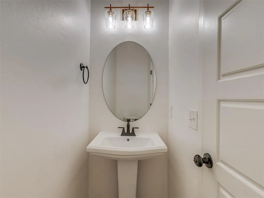 Photo 28 — 10505 NW 33rd Street, Yukon, OK 73099