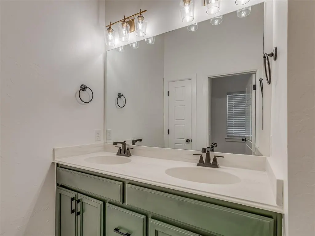 Photo 32 — 10505 NW 33rd Street, Yukon, OK 73099