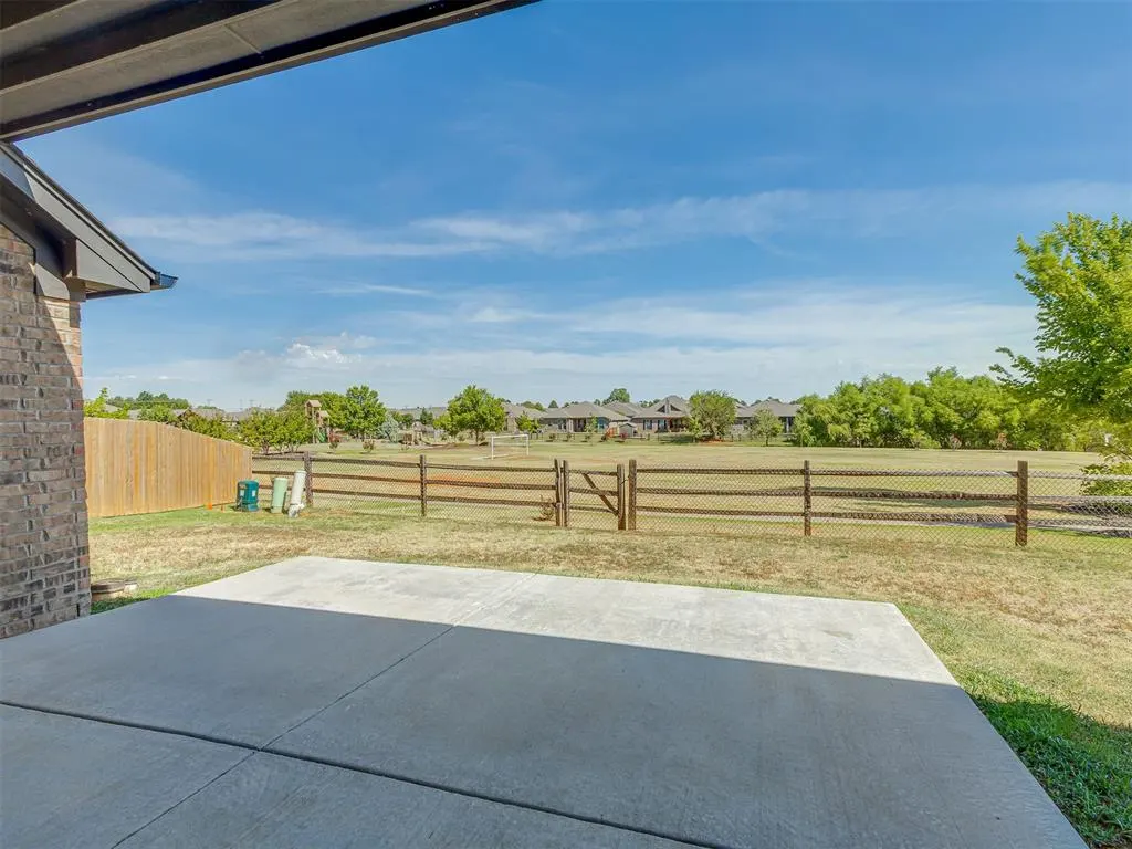Photo 37 — 10505 NW 33rd Street, Yukon, OK 73099
