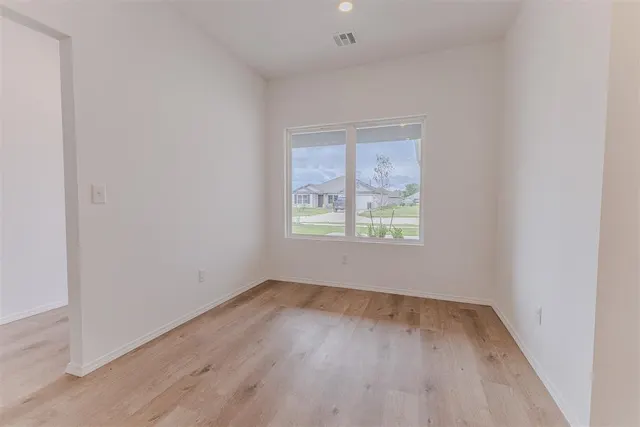 Photo 5 — 624 South Haven Drive, Noble, OK 73068