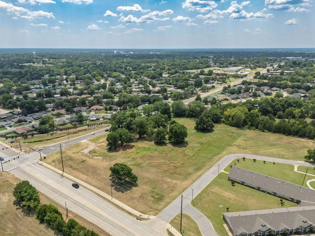 Photo 4 — 1601 N Bryan Avenue, Shawnee, OK 74804