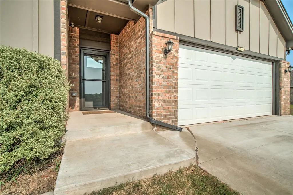 Photo 5 — 13112 Huntington Drive, Edmond, OK 73025