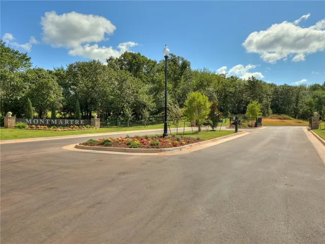 Photo 2 — 5700 Moulin Drive, Edmond, OK 73034