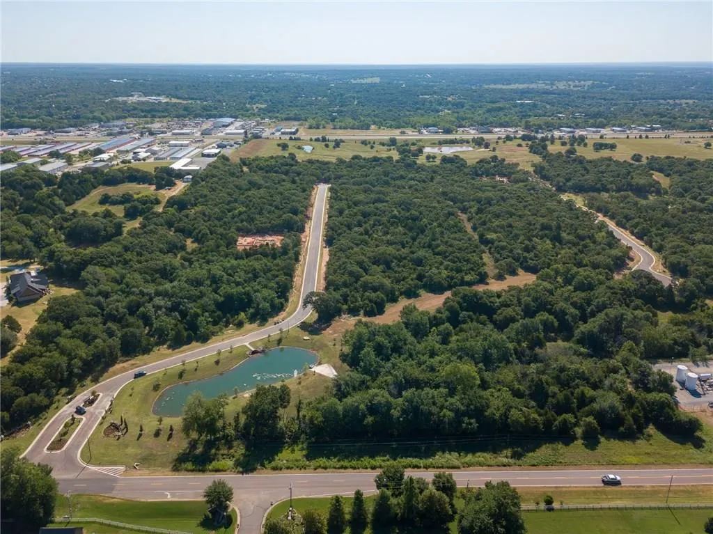 Photo 7 — 5700 Moulin Drive, Edmond, OK 73034