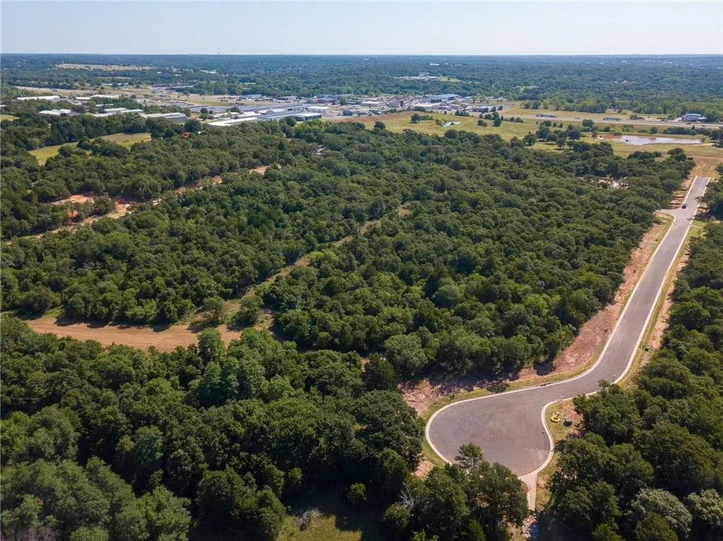 Photo 8 — 5700 Moulin Drive, Edmond, OK 73034