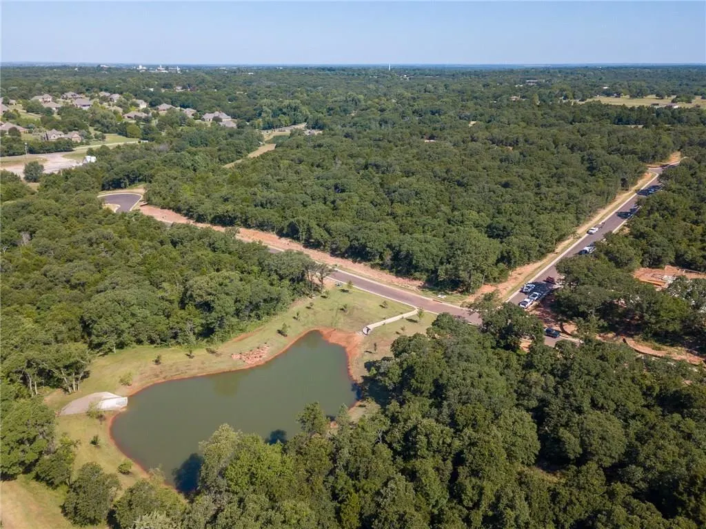 Photo 11 — 5700 Moulin Drive, Edmond, OK 73034
