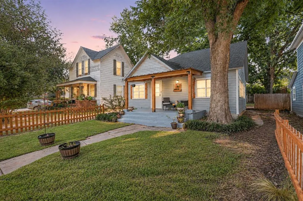 Photo 2 — 522 N Broad Street, Guthrie, OK 73044