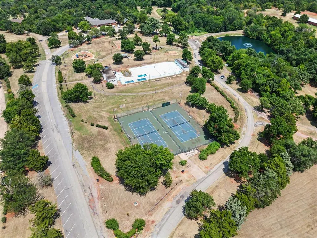 Photo 37 — 522 N Broad Street, Guthrie, OK 73044