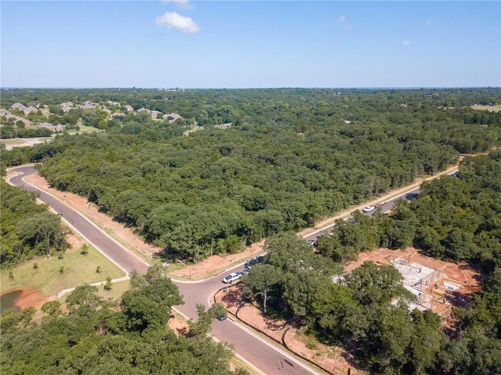 Photo 12 — 5716 Moulin Drive, Edmond, OK 73034